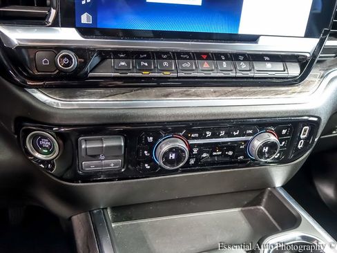 Used 2024 Chevrolet Silverado 1500 LTZ AWD/4WD image 18