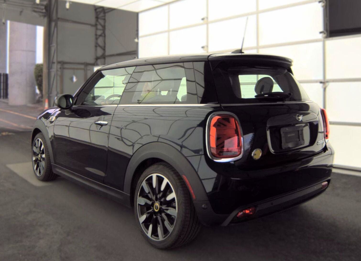 Used 2021 MINI Cooper SE w/ 8.8" Touchscreen Nav Package FWD image 7