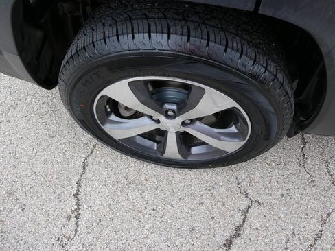 Used 2019 Jeep Cherokee Limited AWD/4WD image 30