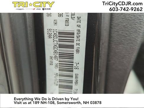 Used 2016 Dodge Durango R/T image 35