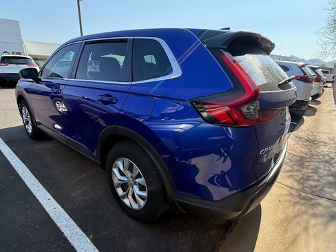 Used 2025 Honda CR-V LX image 3