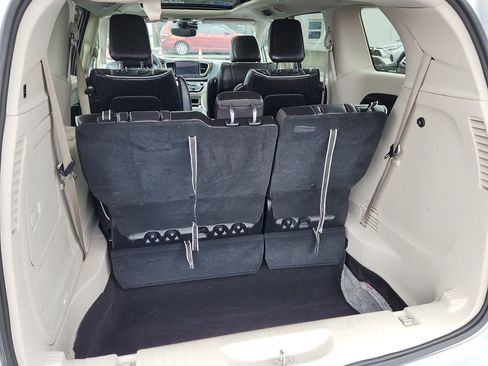 Used 2023 Chrysler Pacifica Limited image 28