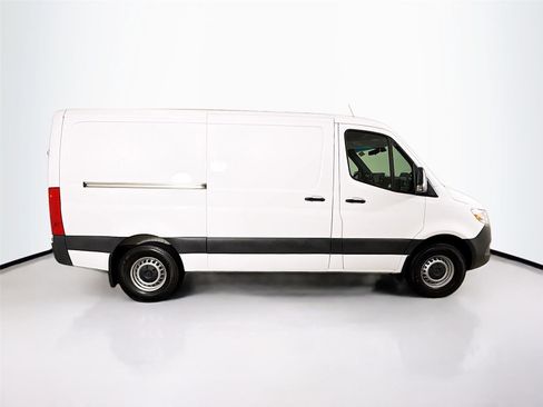 Used 2025 Mercedes-Benz Sprinter 2500 image 24