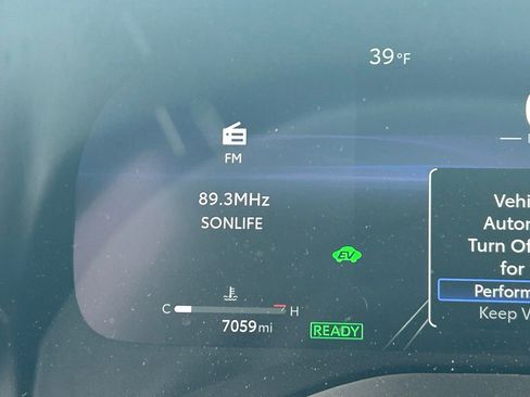 Used 2025 Toyota Sienna Limited image 17