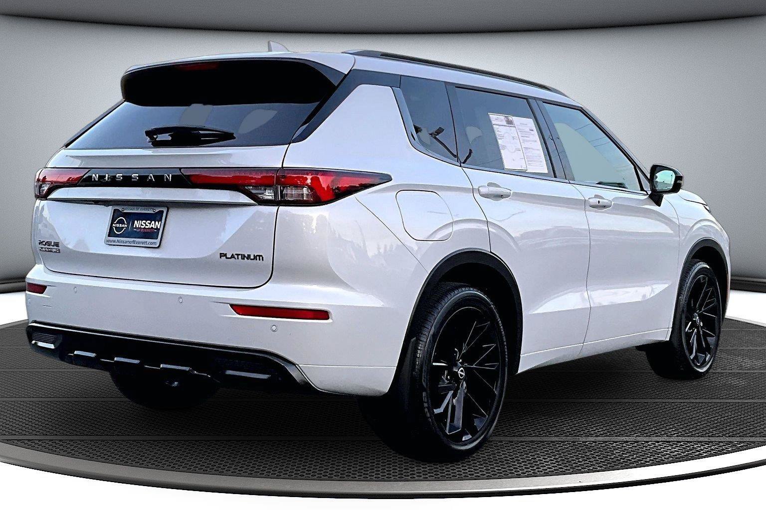 Used 2026 Nissan Rogue Platinum w/ Family Package AWD/4WD image 7
