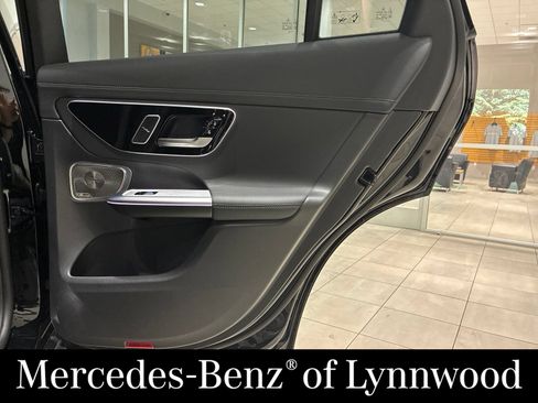 Used 2023 Mercedes-Benz GLC 300 4MATIC image 32