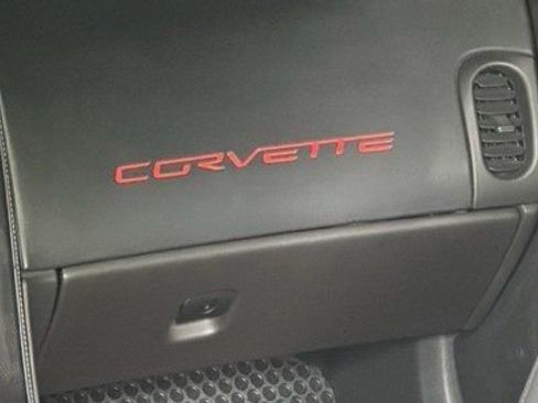 Used 2009 Chevrolet Corvette Coupe w/ Z51 Performance Package RWD image 10