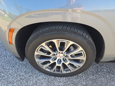 Used 2026 GMC Yukon Denali w/ Sun & Power Step Package RWD image 6
