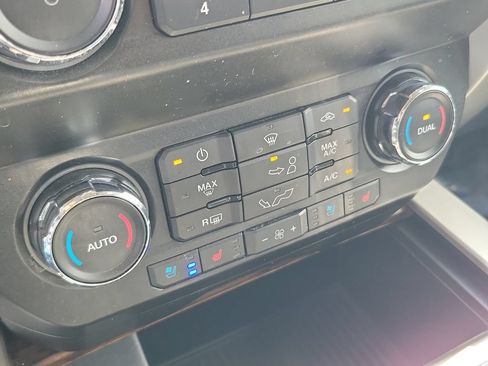 Used 2020 Ford F150 Lariat RWD image 28