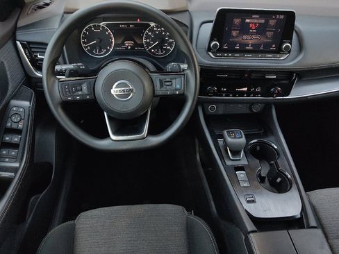 Used 2021 Nissan Rogue SV FWD image 22