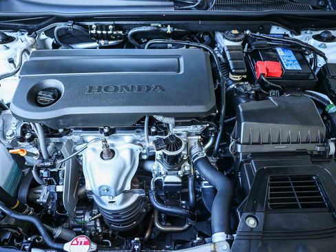 Used 2025 Honda Civic LX image 32