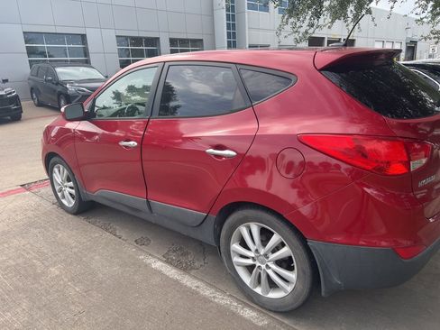 Used 2013 Hyundai Tucson Limited w/ Premium Pkg FWD image 2
