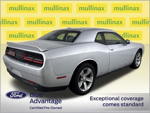 Used 2020 Dodge Challenger SXT image 4