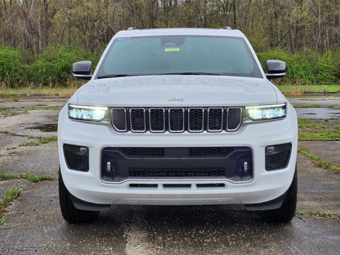 New 2025 Jeep Grand Cherokee L Overland w/ Luxury Tech Group IV image 20