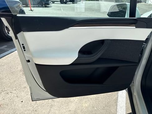 Used 2022 Tesla Model X AWD/4WD image 16