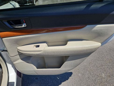 Used 2013 Subaru Outback 2.5i Limited w/ Moonroof Pkg AWD/4WD image 20