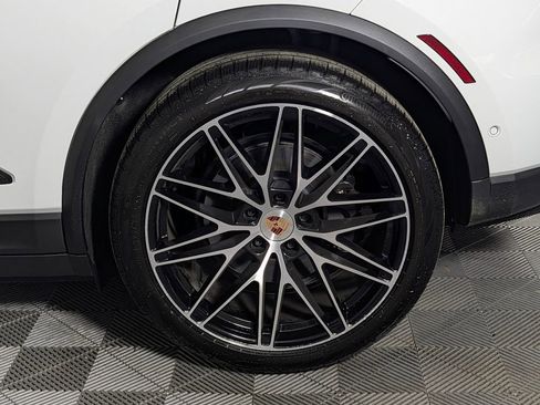 New 2026 Porsche Macan 4 Electric image 12