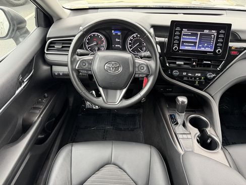 Used 2024 Toyota Camry SE image 10