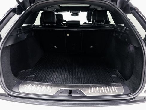 Used 2019 Land Rover Range Rover Velar R-Dynamic SE image 29