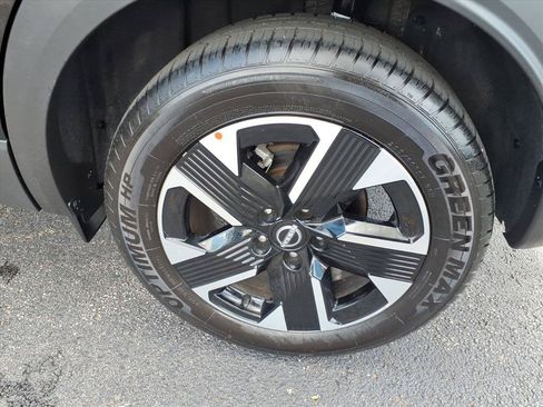 Used 2025 Nissan Kicks SV AWD/4WD image 29
