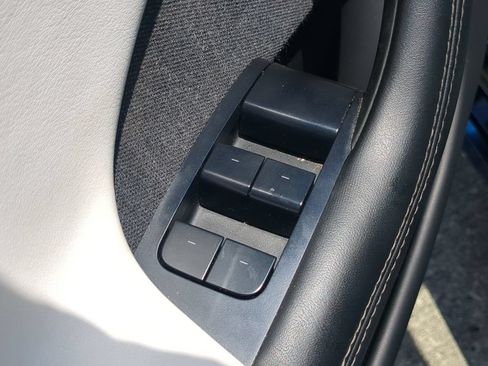 Used 2022 Tesla Model S Plaid AWD/4WD image 18