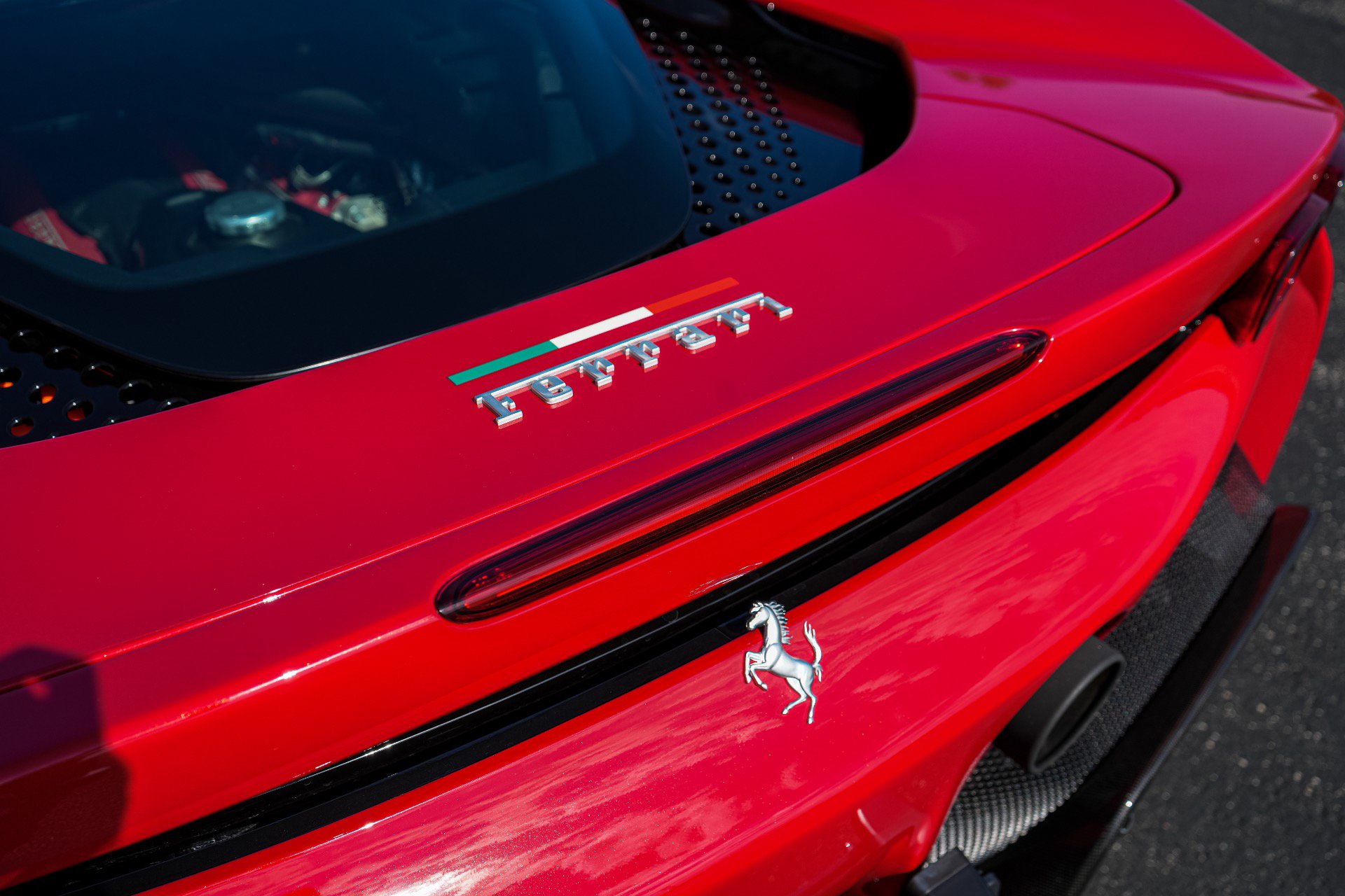 Used 2023 Ferrari SF90 Spider AWD/4WD image 17