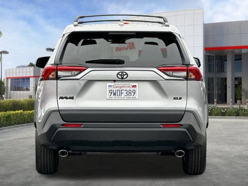 Used 2025 Toyota RAV4 XLE FWD image 6