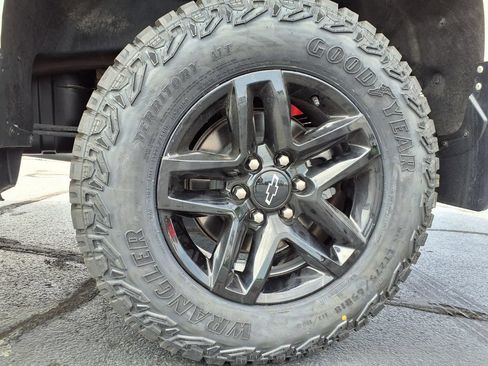 Used 2023 Chevrolet Silverado 1500 Custom Trail Boss w/ LPO, Dark Essentials Package AWD/4WD image 31