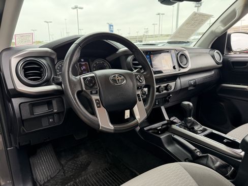 Used 2019 Toyota Tacoma SR5 image 14