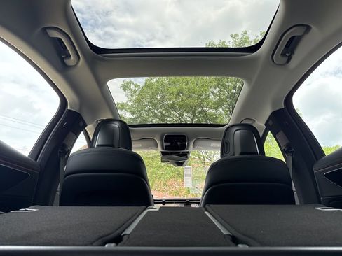 Used 2025 Mercedes-Benz E 350 4MATIC Sedan image 28