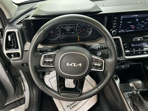Used 2022 Kia Sorento S AWD/4WD image 4