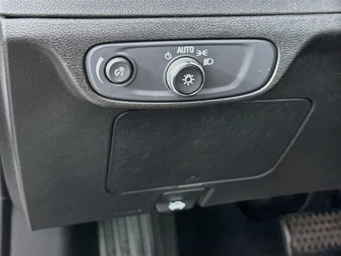Used 2023 Chevrolet Bolt EUV LT w/ Convenience Package FWD image 11