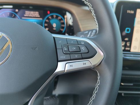 New 2026 Volkswagen Atlas SE image 43