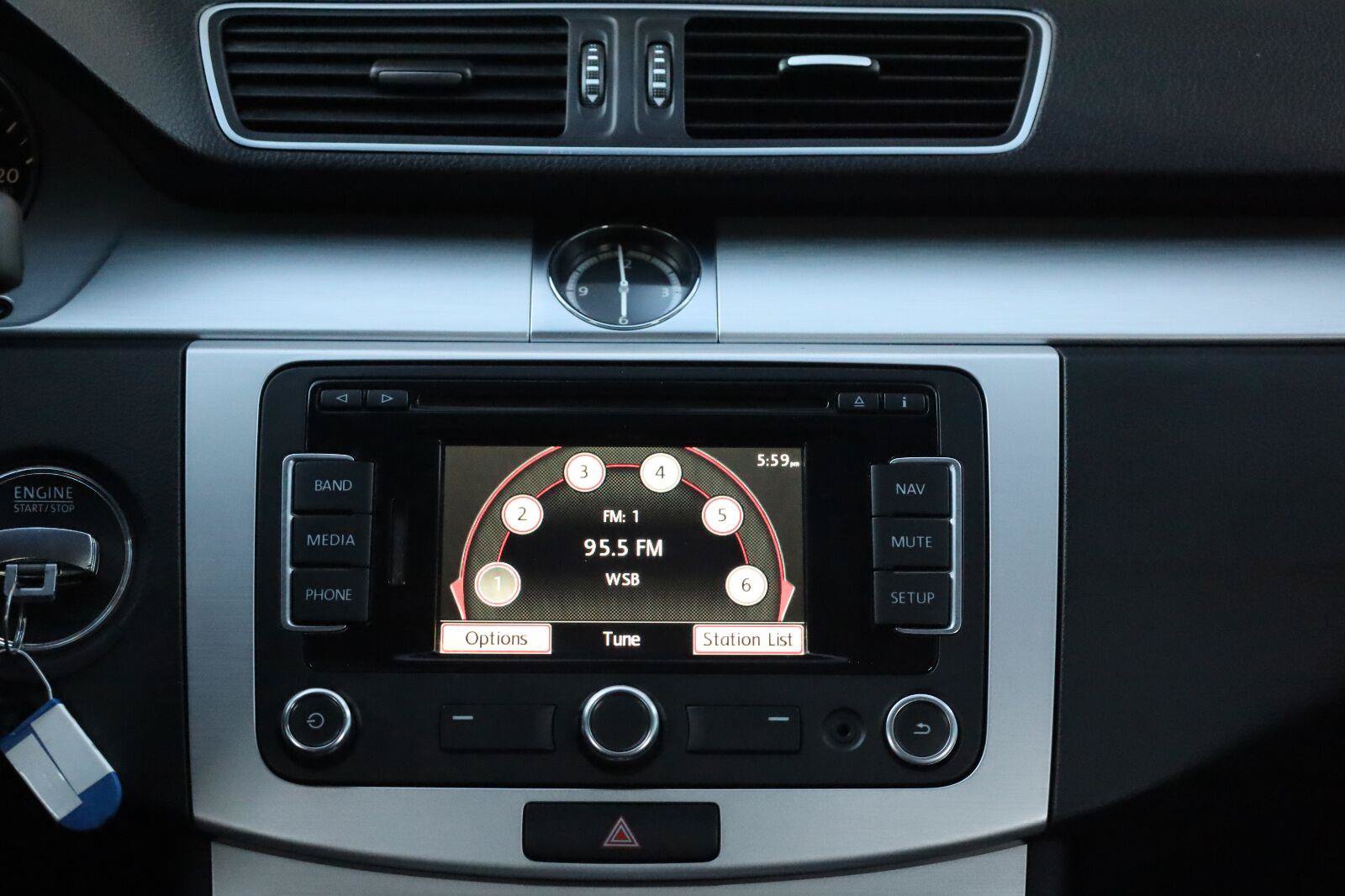 Used 2014 Volkswagen CC R-Line FWD image 38