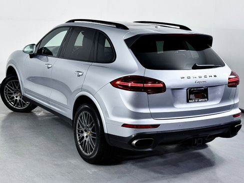 Used 2018 Porsche Cayenne Platinum Edition w/ Premium Package Plus image 12
