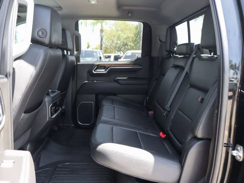 Used 2023 GMC Sierra 1500 SLT w/ SLT Premium Package AWD/4WD image 41
