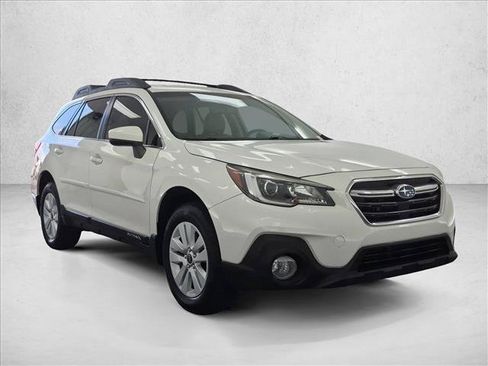 Used 2019 Subaru Outback 2.5i Premium AWD/4WD image 3