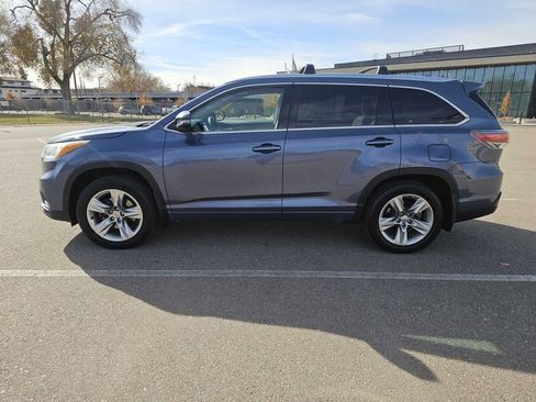 Used 2014 Toyota Highlander Limited Platinum image 2