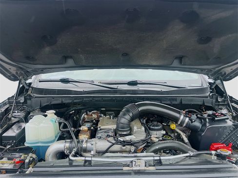 Used 2016 Nissan Titan SL image 30