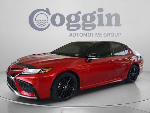 Used 2023 Toyota Camry XSE FWD image 1