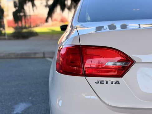 Used 2013 Volkswagen Jetta TDI FWD image 14