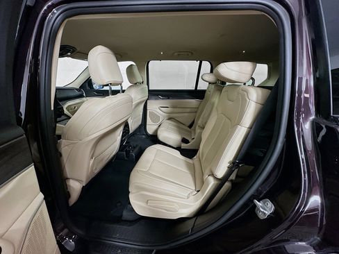 Used 2022 Jeep Grand Cherokee L Limited w/ Luxury Tech Group II image 24