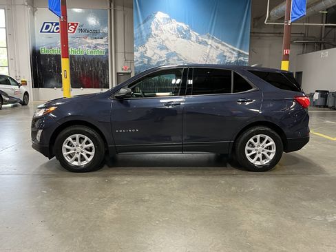 Used 2019 Chevrolet Equinox LS AWD/4WD image 2