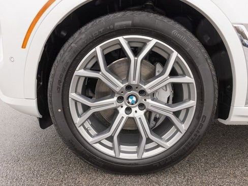 New 2025 BMW X7 xDrive40i image 6