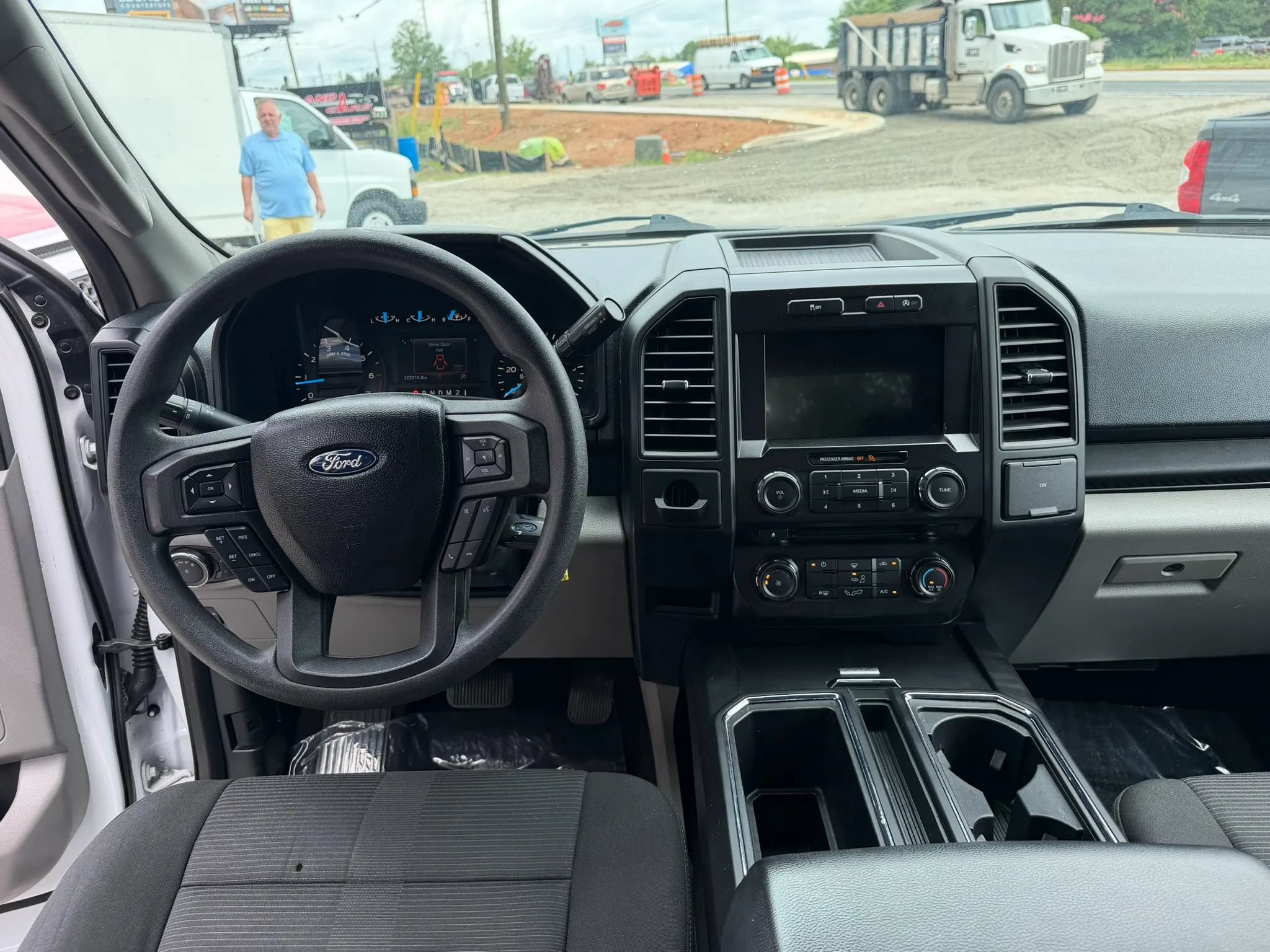 Used 2017 Ford F150 XL w/ Equipment Group 101A Mid RWD image 19