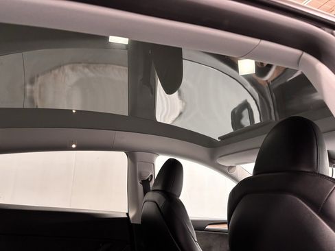 Used 2024 Tesla Model Y Long Range image 25