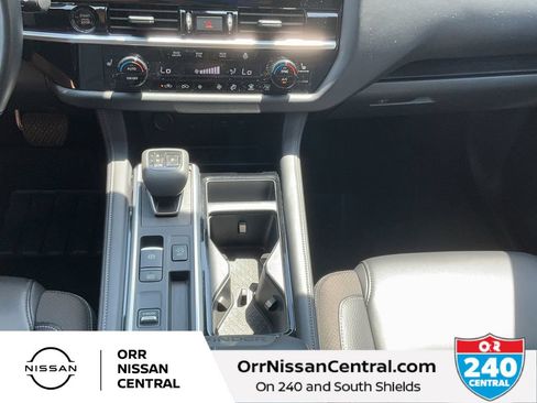 Used 2025 Nissan Pathfinder SL FWD image 25