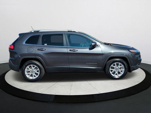 Used 2015 Jeep Cherokee Latitude w/ Comfort/Convenience Group image 3