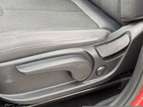 Used 2020 Hyundai Santa Fe SE FWD image 18