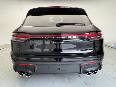 Used 2025 Porsche Macan image 21